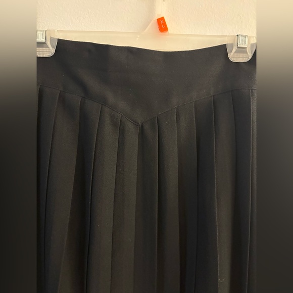 Vintage Christian Dior Separates - Black A-Line Pleated Skirt, Size 8. USA made - Picture 2 of 5